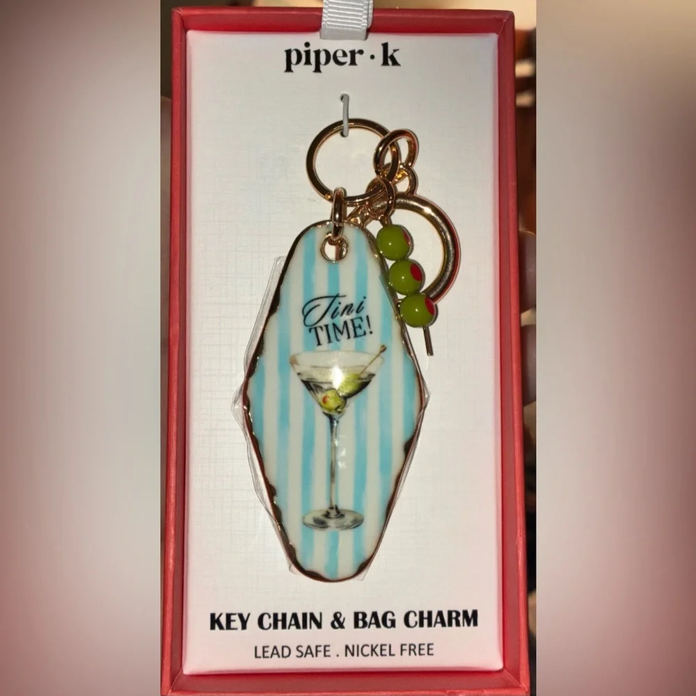 PIPER K Retro Style Motel Hotel Key Tini Time Olives Keychain Bag Charm NEW NWT